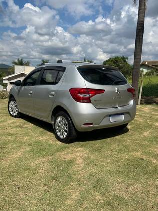 RENAULT SANDERO 1.6 16V SCE FLEX ZEN MANUAL RENAULT SANDERO 1.6 16V SCE FLEX ZEN MANUAL